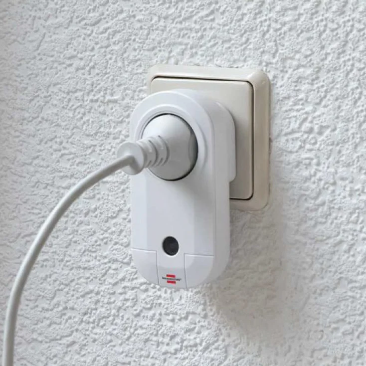 Strujne utičnice sa daljinskim upravljačem 1+3 slika 2