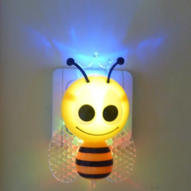 LED noćna lampa sa senzorom slika 3