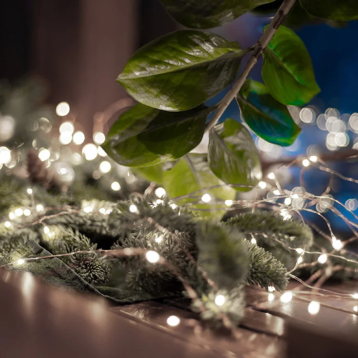 Lampice za jelku sa 30 hladno belih LED dioda slika 1