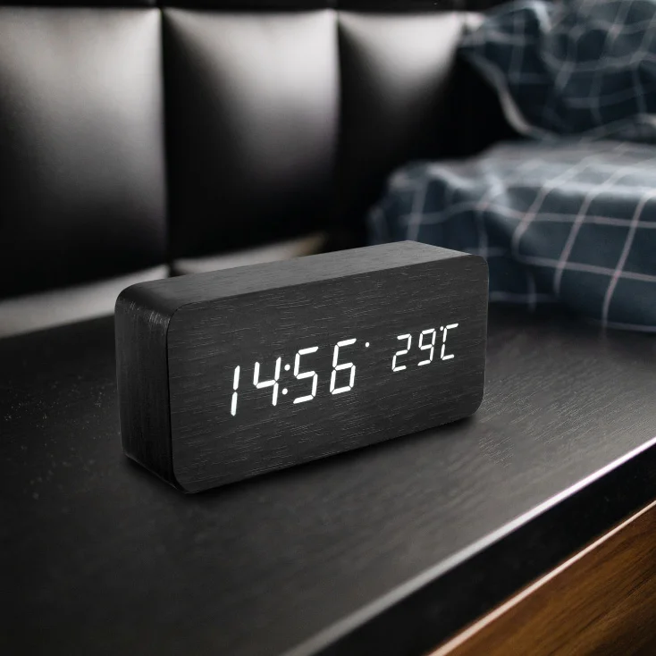 Drveni LED budilnik sa termometrom slika 3